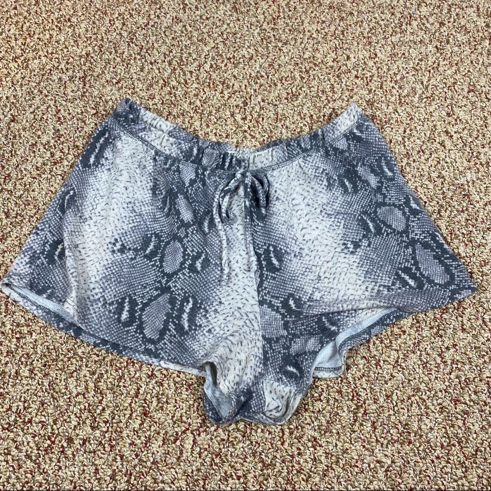 Peach Love Snakeskin Comfy Lounge Shorts M
